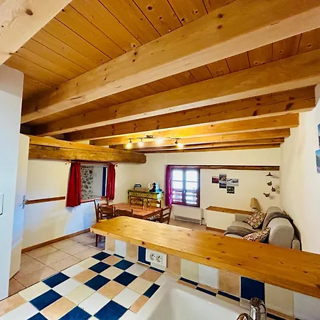 Au Pied Du Chateau- Parking Wifi Jardin - Clg Savoie Freterive Extérieur photo