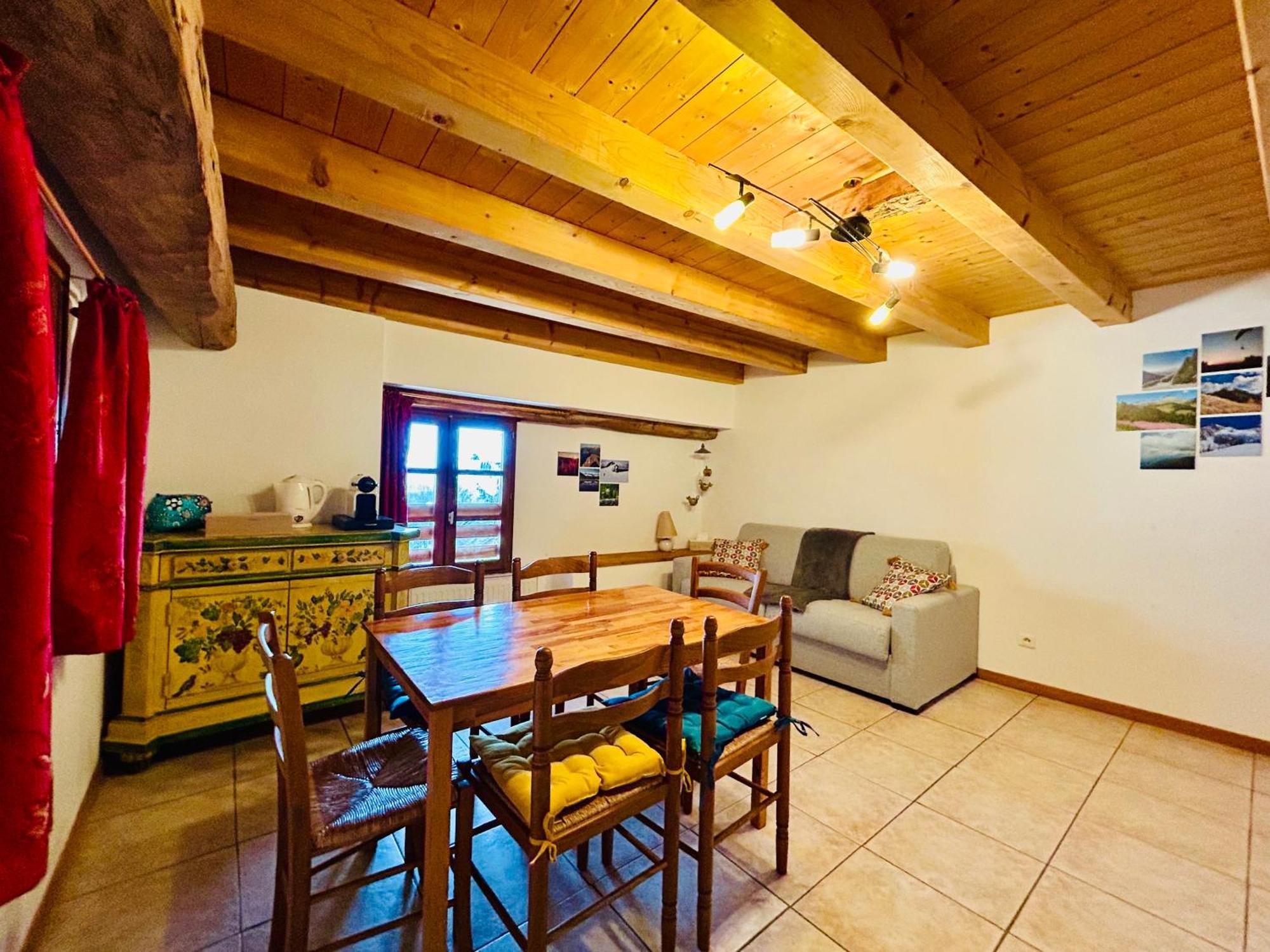 Apartment Au Pied Du Chateau- Parking Wifi Jardin - Clg Savoie Freterive