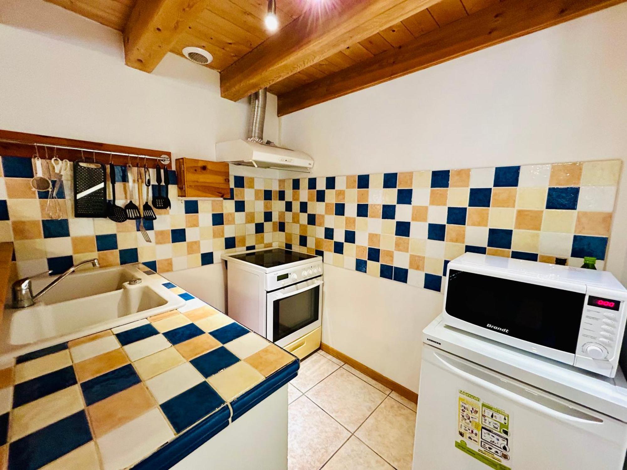 Apartment Au Pied Du Chateau- Parking Wifi Jardin - Clg Savoie *